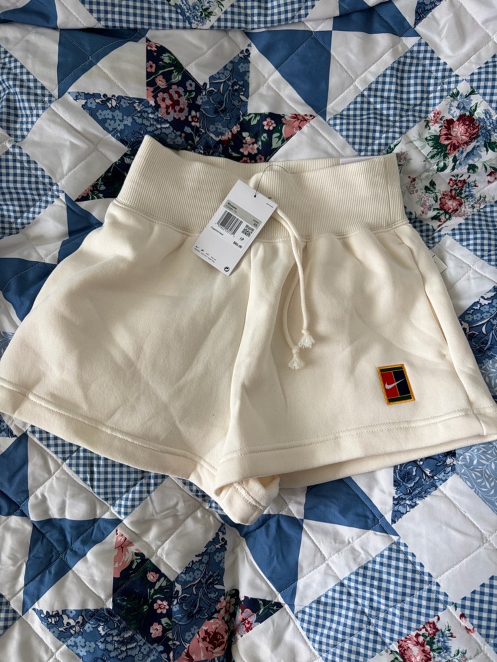 Nike women’s court high waisted loose fleece tennis shorts size XS nwt